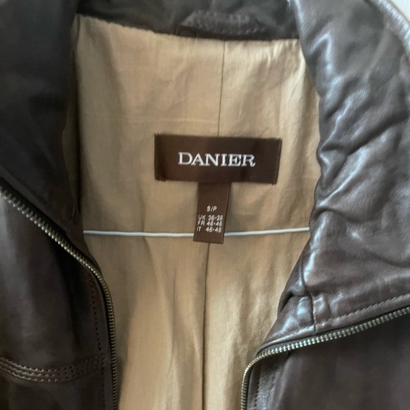 Danier Men’s Leather Jacket - Picture 4 of 4